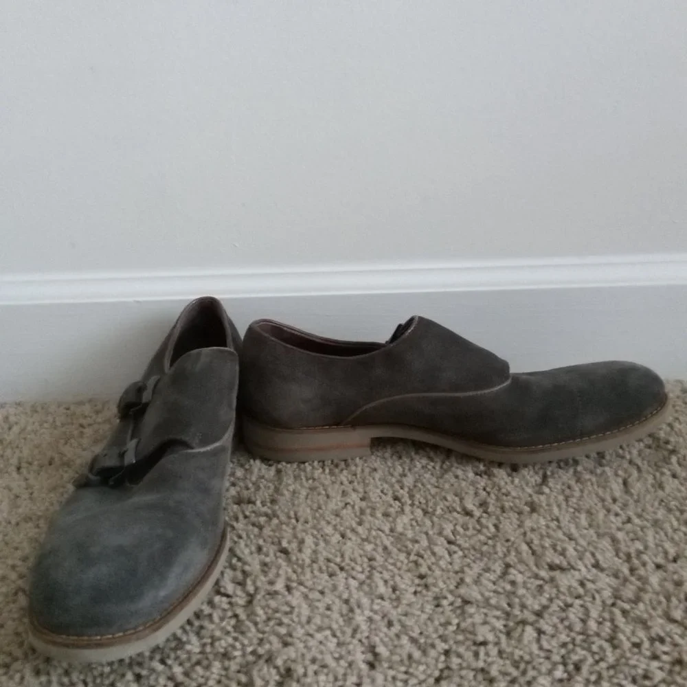 Shoes - Picture 2 of 6